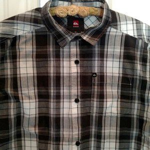 Quicksilver Boys Large Button Up Short Sleeve, EUC